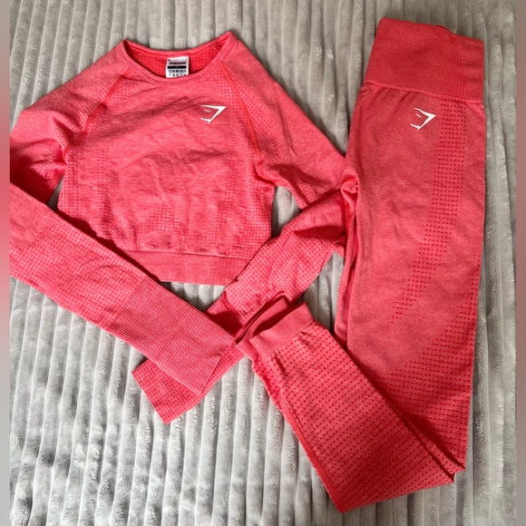 Gymshark vital crop top and leggings set - Picture 16 of 16